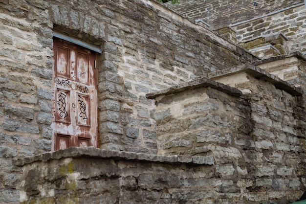 Lage hoek van het historische gebouw