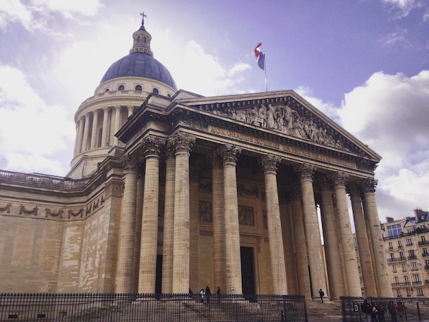 Foto lage hoek van het pantheon tegen de hemel