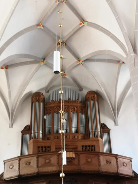 Lage hoek van het plafond in de tempel