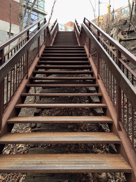 Lage hoek van metalen trappen en trappen