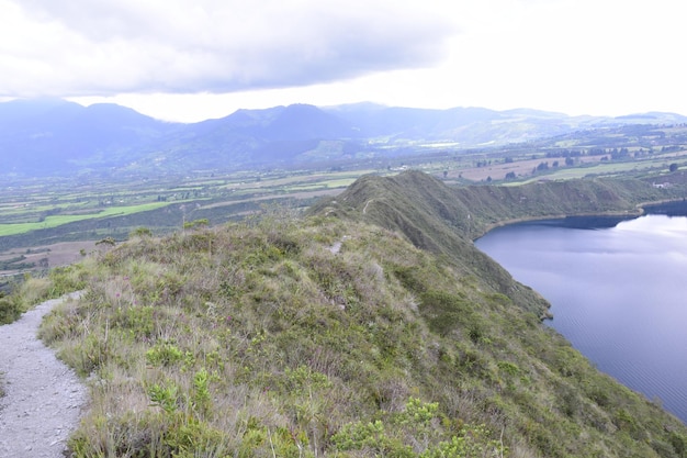 Laguna Cuicocha prachtige blauwe lagune met eilanden in de krater van de Cotacachi-vulkaan