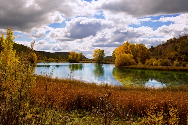 Laguna del lago del marquesado laguna a cuenca spagna