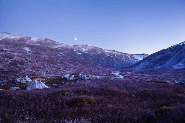 Gamle Strynefjellsvegenの湖