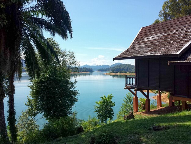 lake kenyir malaysia