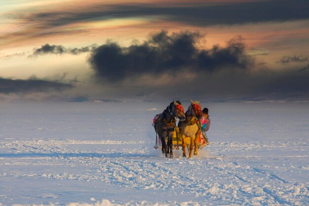 Photo lake ldr is a large freshwater lake in the ardahan province northeastern part of turkey