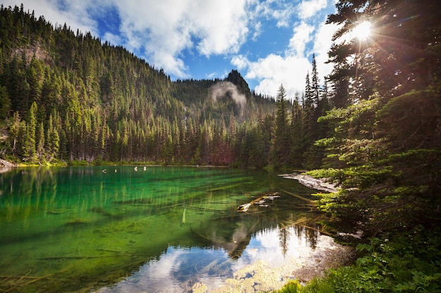 山の湖