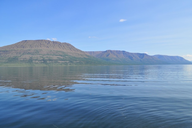 Lago nell'altopiano putorana