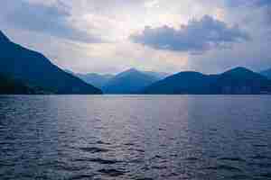 Photo lake view in pisogne iseo lake italy