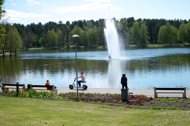 Lake with a fountain in the city Park