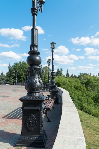 Photo lamppost against the sky in the park