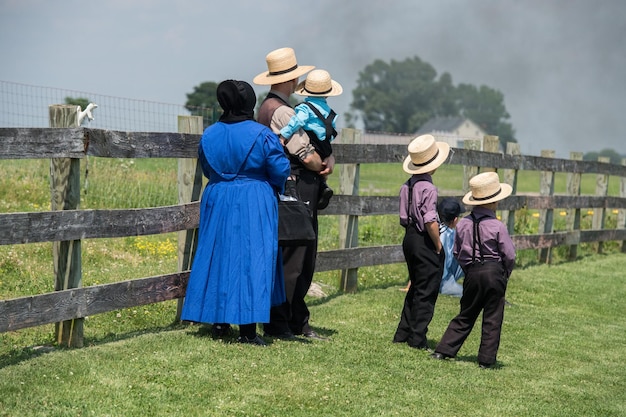 Photo lancaster usa june 25 2016 amish people in pennsylvania