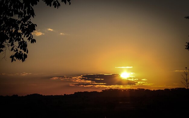 Foto landelijke kant zonsondergang