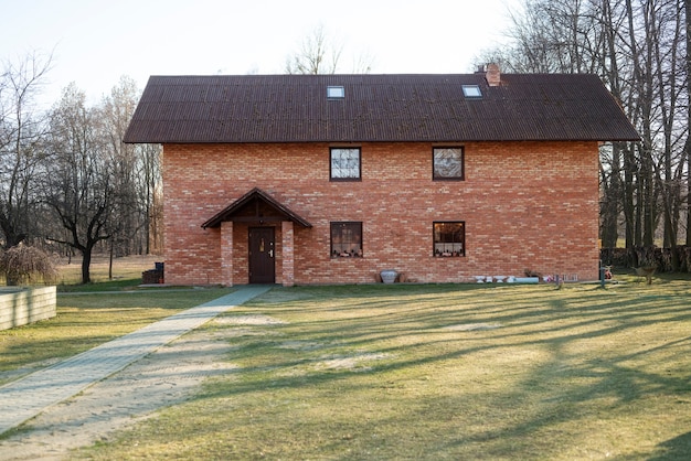 Foto landelijke levensstijl met prachtig oud huis