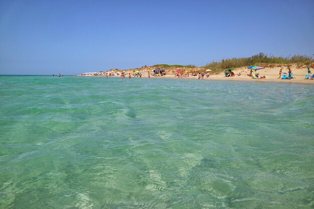 Foto il paesaggio della costa della puglia, in italia