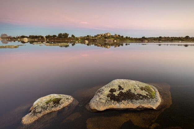 사진 los barruecos 자연 지역의 풍경. extremadura. 스페인.