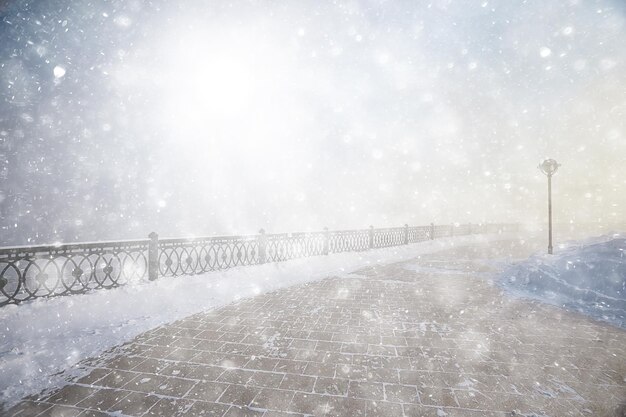 풍경 이르쿠츠크 겨울 도시 제방 등불
