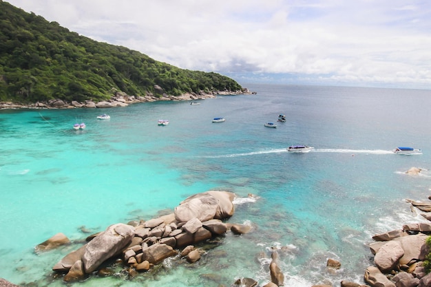 風景自然の眺め島の海タイそれは美しい白い砂浜と夏の晴れた日