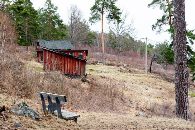 풍경 스웨덴의 빨간색 작은 전통적인 목조 건물