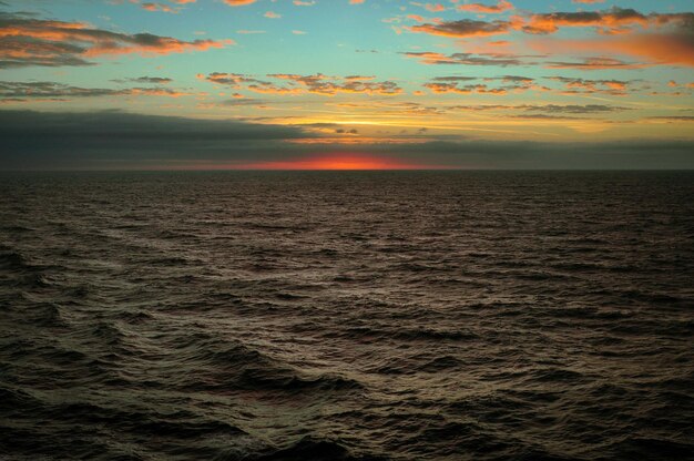 Photo landscape view of sunset in the bay of biscay spain