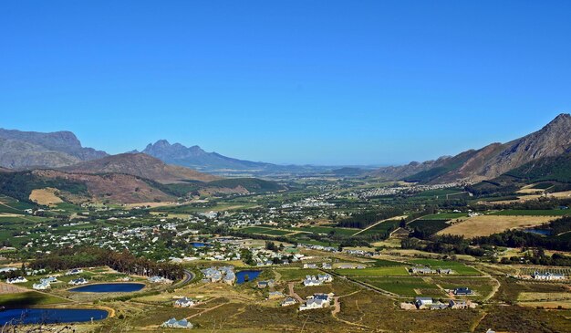 Franschhoek 산과 포도원이 있는 풍경