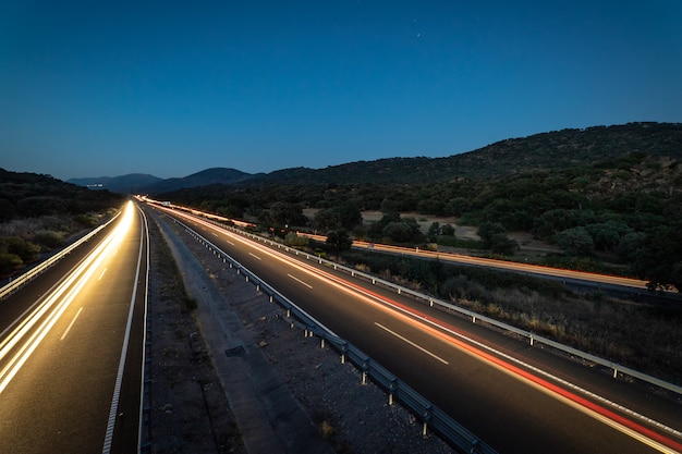 高速道路のある風景