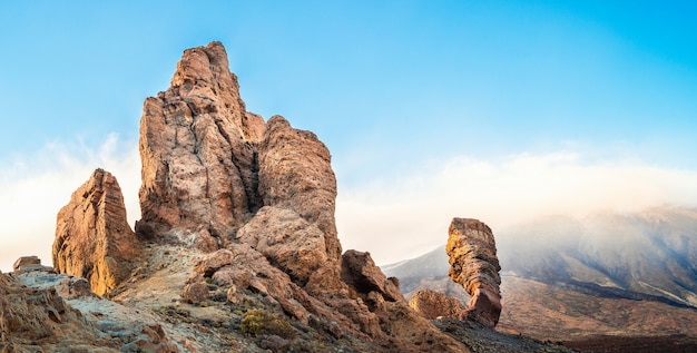 Ландшафт с вулканом Teide в острове Тенерифе, Испании.