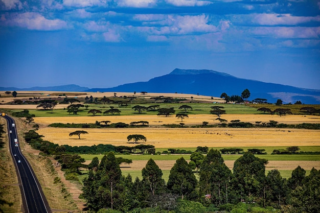 Photo landscapes highway roads along ntulele nairagiengare town narok county kenya east africa great rif