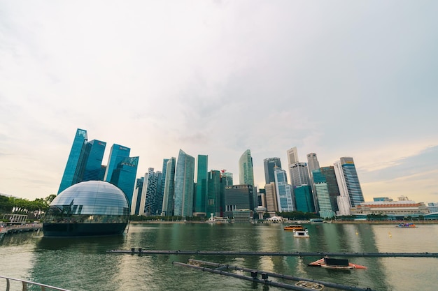 Landschap van Singapore stadsgezicht uitzicht op zakelijke financiële district en stad in de beroemde toeristische attractie van Singapore