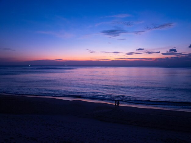 Foto landschap zonsondergang hemelnatuur prachtig licht zonsondergang of zonsopgang over de zee