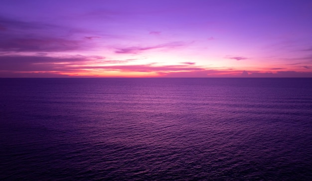 Foto landschap zonsondergang hemelnatuur prachtig licht zonsondergang of zonsopgang over de zee
