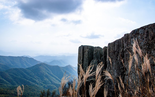 landschapsbeeld van een kleurrijke berg tijdens het herfstseizoen in Mudeunsan Gwangju Zuid-Korea