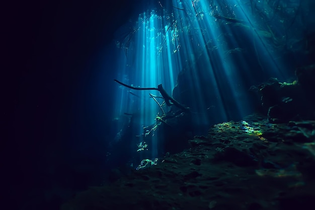 landschapsduiken in cenote, onderwatermist waterstofsulfide, extreem avontuur in mexico