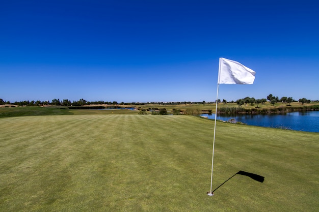 Landschapsmening van een golfbaan in de Algarve.