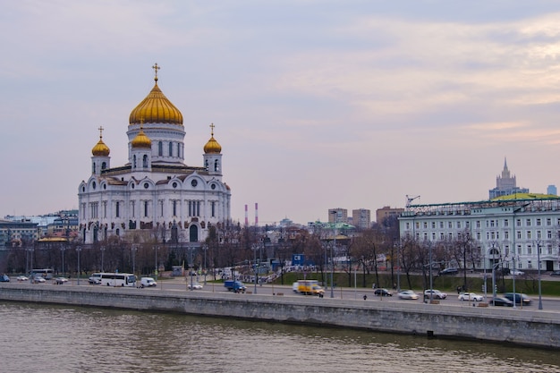 Landschapsmening van Kathedraal van Christus de Verlosser beroemde oriëntatiepuntmening van Moskou Rusland