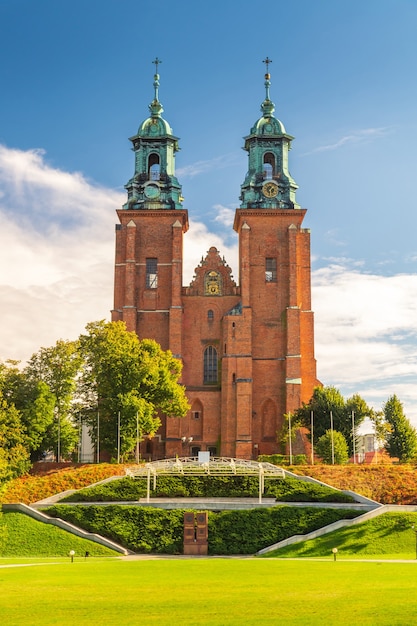 Landschapsmening van Royal Gniezno Cathedral Cathedral Basilica of the Assumption of the Blessed Virgin Mary and St Adalbert Poland