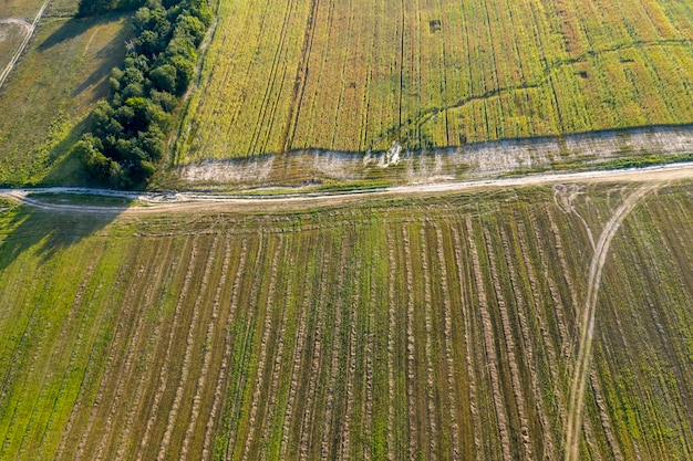 landweg uitzicht van bovenaf drone schieten