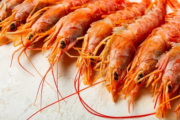 Langoustines Australische vers bevroren langoustines op een lichte achtergrond