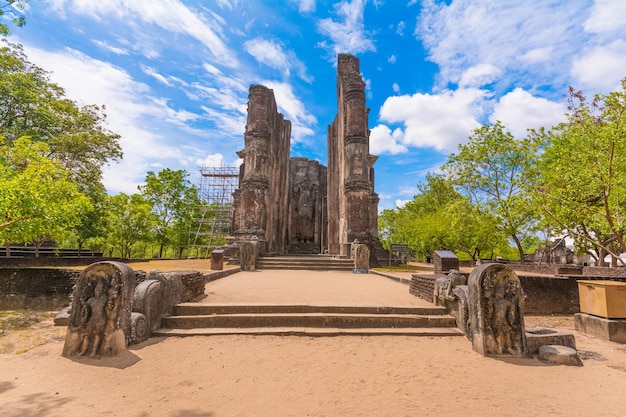 ポロンナルワスリランカのランカティラカ古代遺跡