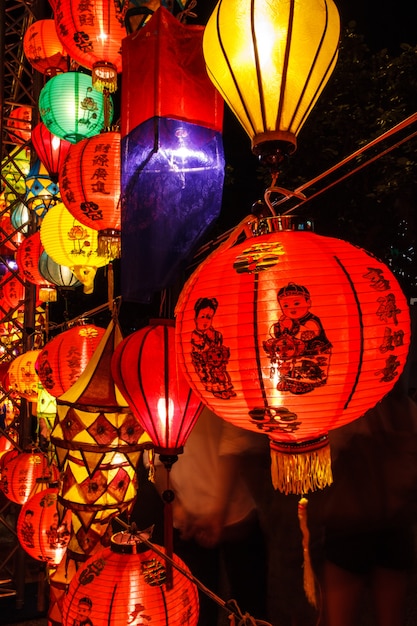 фестиваль китайских фонариков