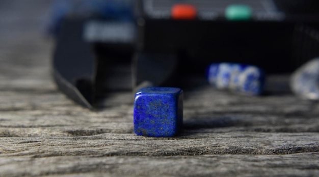 Lapis Lazuli Blauwe steen Prachtig van nature Voor het maken van ornamenten