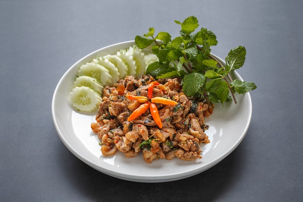 Ларб Пед, Лааб Пед, тайская кухня, острый салат из утиного фарша