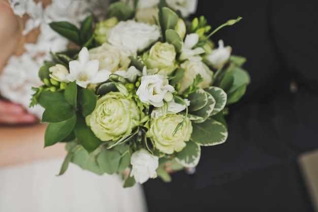 Large bouquet for the bride at the wedding 2404