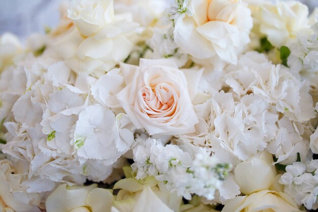 A large bouquet of white roses, texture