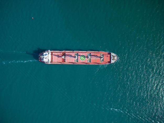 Photo large general cargo ship tanker bulk carrier aerial view