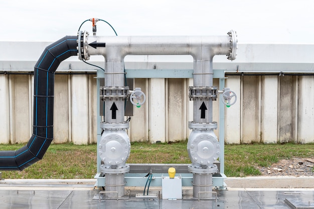 Large pumping wells for industrial plants