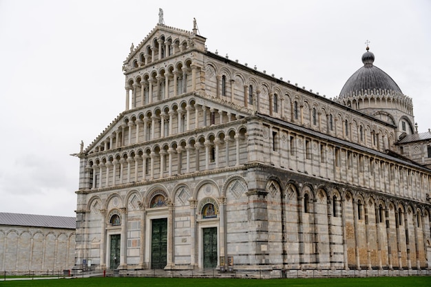 A large white building with a dome on top