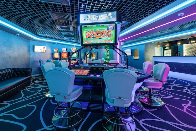 ラスベガス (アメリカ) 2024年4月17日 - ロシアのエリートカジノポーカーテーブルギャンブルスロットマシン