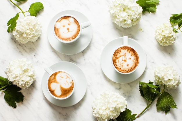 Caffè latte art, concetto di protezione degli animali e dell'ambiente