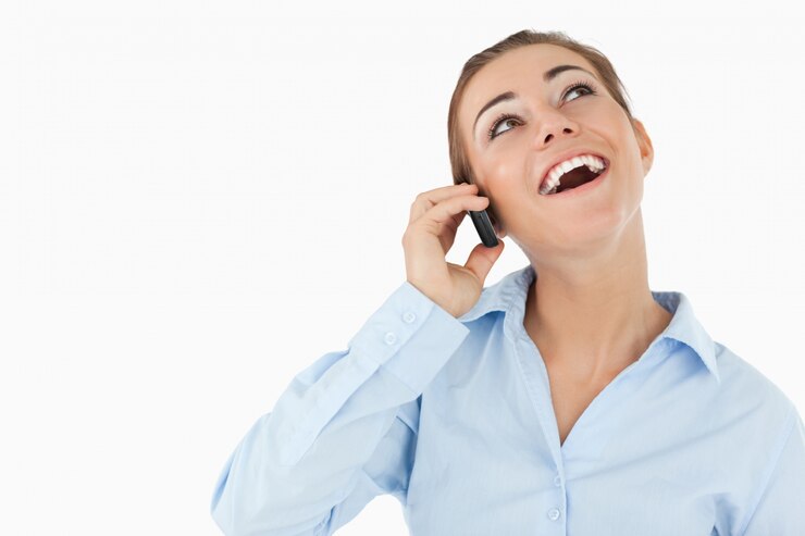 Photo laughing businesswoman on the phone