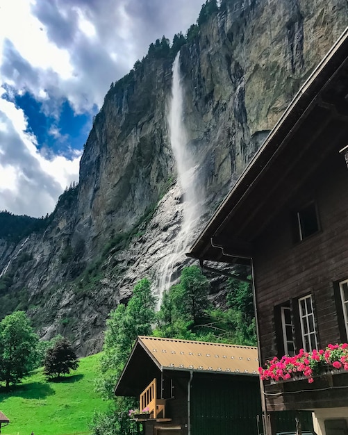 Lauterbrunnenvallei waterval en bergen Zwitserse Alpen